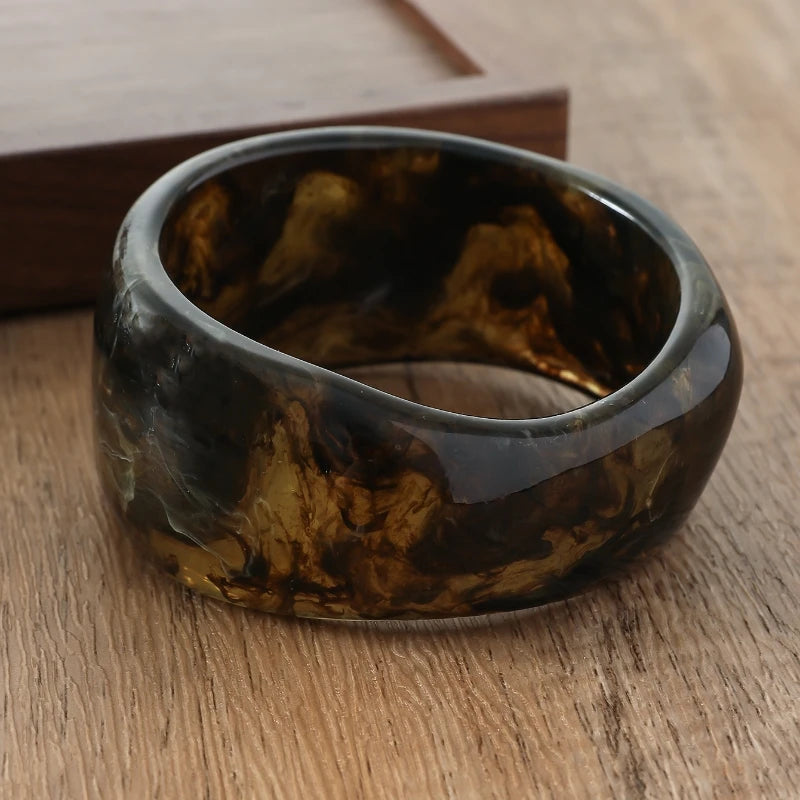 WODE Chunky Resin Coffee Bangle